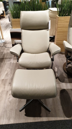 Relaxsessel mit Hocker "Stressless Aura (M) Cross"