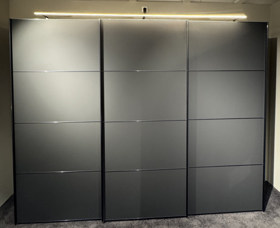 Schwebetürenschrank "Phönix"