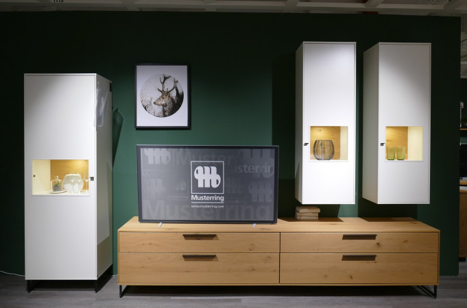 Wohnwand ''Mustering Kara Frame''