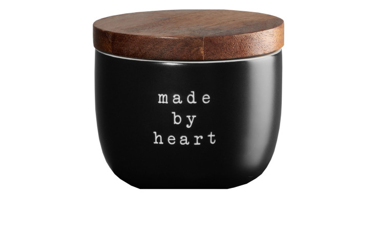 Marmeladendose Hey! 250 ml in Holzfarben mit Holzdeckel, "made by heart" auf der Front in Schwarz.
