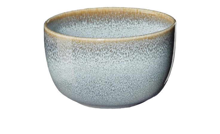 Die Schale Saisons 9 cm von ASA Selection ist eine Schale aus Keramik mit einem grau, weiß und blau gesprenkelten Äußeren und einem hellbraunen Rand.