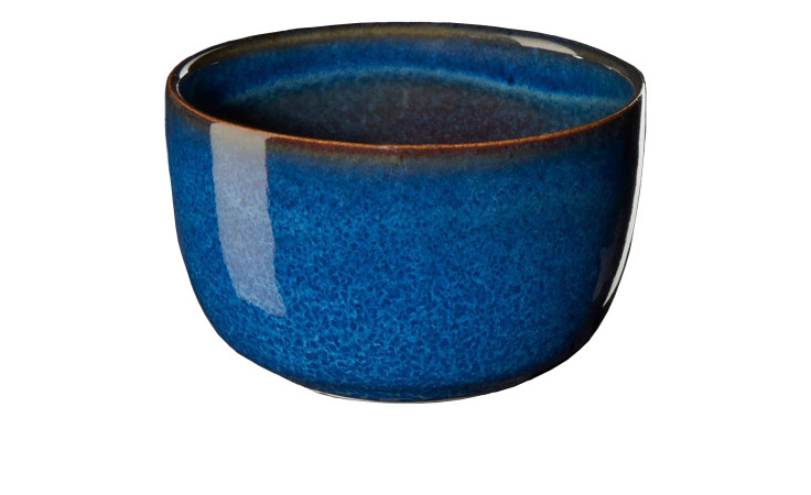 Schale Saisons 9 cm von ASA Selection, glänzendes Blau mit braunem Rand, Steinzeug, auf weißem Hintergrund.