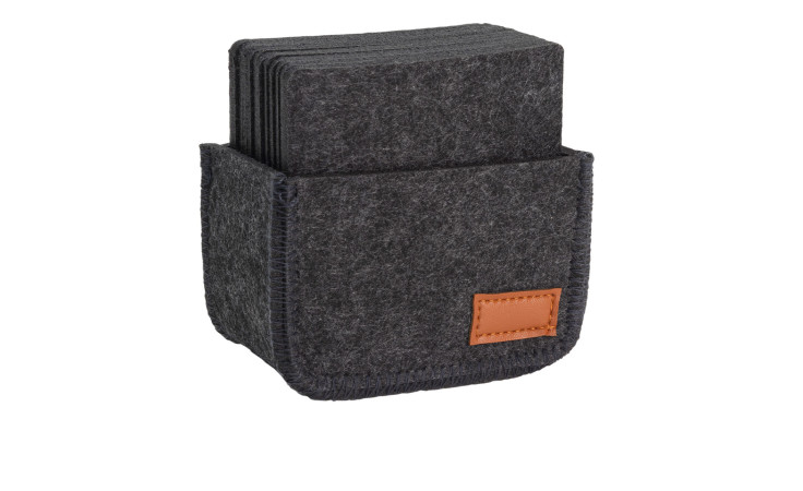 Der Filzuntersetzer 13-tlg. LifeStyle von Justinus Bestecke vereint Stil mit moderner, quadratischer Filzoptik.