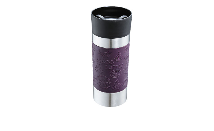 Isoliertrinkbecher Viaggio 360 ml in Violett, Edelstahl, mit schwarzem Deckel und Rillen-Griff, 8 cm breit.