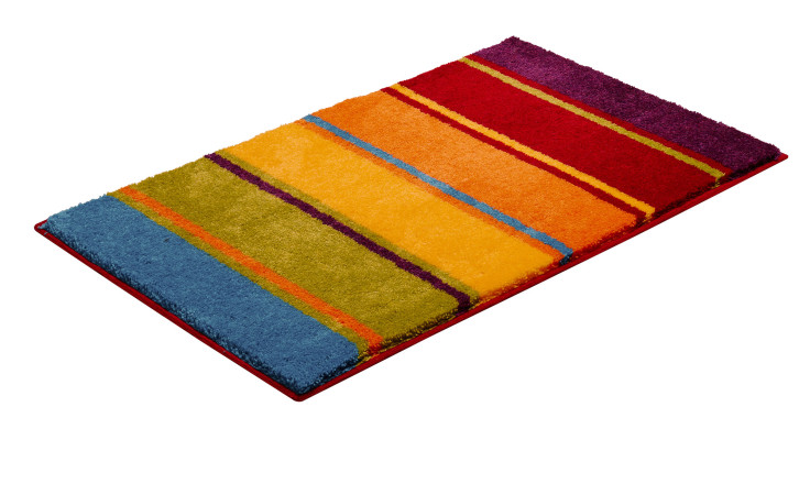 Badteppich Summertime 60x90 cm: Rechteckiger Teppich mit mehrfarbigen Querstreifen auf Weiß.