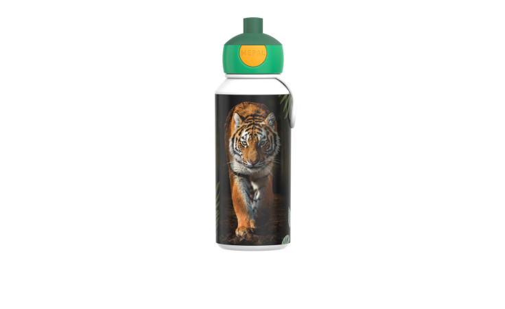 Mepal Trinkflasche Campus Wild Tiger 400 ml mit grüner Kappe, orangem Knopf und mehrfarbigem Tiger-Frontdesign.