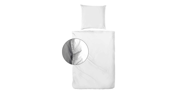 Renforce-Bettwäsche Stone Washed 155x220 cm Set mit Bett- und Kissenbezug; Nahaufnahme zeigt abgesteppte Kante und Stoffdetails.