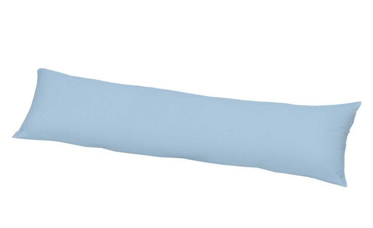 Lange, hellblaue Jersey-Kissenhülle 40 x 140 cm mit weichem Bezug auf weißem Hintergrund.