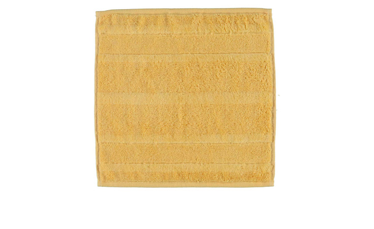 Das Cawö Seiftuch Noblesse 30 x 30 cm ist eine weiche, rechteckige gelb-orangefarbene Badematte mit Querstreifen.
