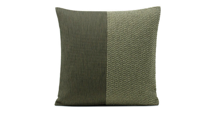 Ambiente Trendlife Kissenhülle Duke 50x50 cm: zweifarbige grün, eine Seite uni, eine Seite strukturierte Synthetik.