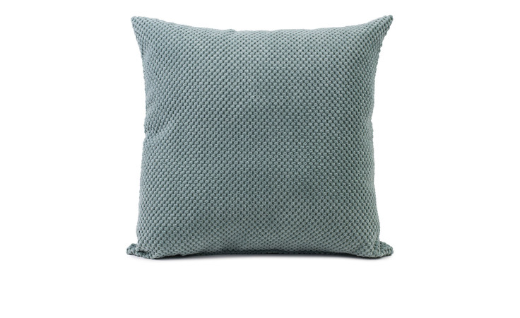 Die Ambiente Trendlife Kissenhülle Sven 40x40 cm in hellblauer Synthetikfaser ist auf weißem Hintergrund abgebildet.