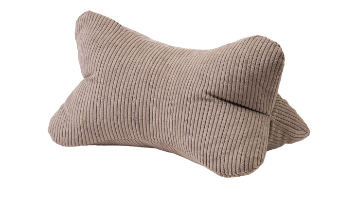 Das Lesekissen Capri 40 x 25 cm von Ambiente Trendlife ist ein geripptes taupefarbenes Sternkissen mit weichem Jacquard-Stoff.