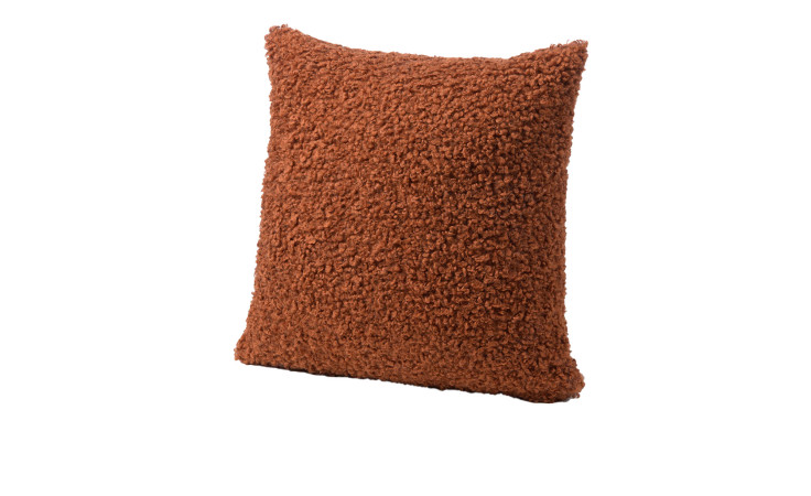 Die Ambiente Trendlife Kissenhülle Rolf 40 x 40 cm ist eine quadratische, weiche, flauschige Kissenhülle auf weißem Grund.