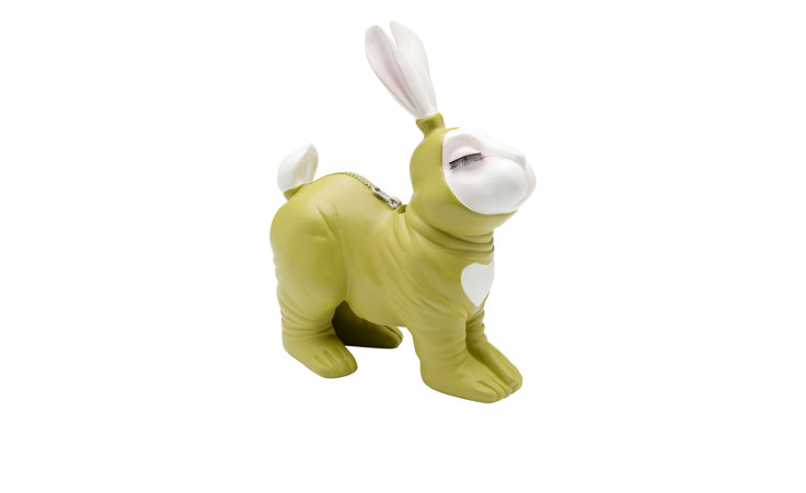 A grün Kare Spardose Bunny in Hundform mit Hasenohren, Herz auf der Brust, aus Kunststoff.