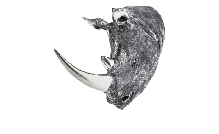Der Kare Deko-Kopf Rhino Antique ist eine silberne Polyresin-Kopfskulptur mit einem großen polierten Horn für modernes Dekor.