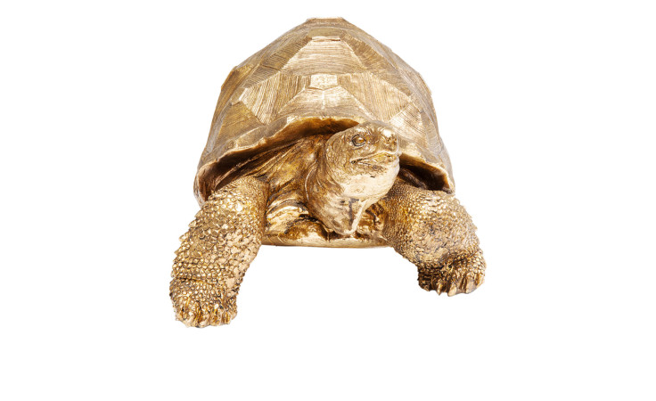 Die Kare Deko-Figur Turtle ist eine goldfarbene Kunststofffigur mit detaillierter Textur, die auf weißem Hintergrund abgebildet ist.