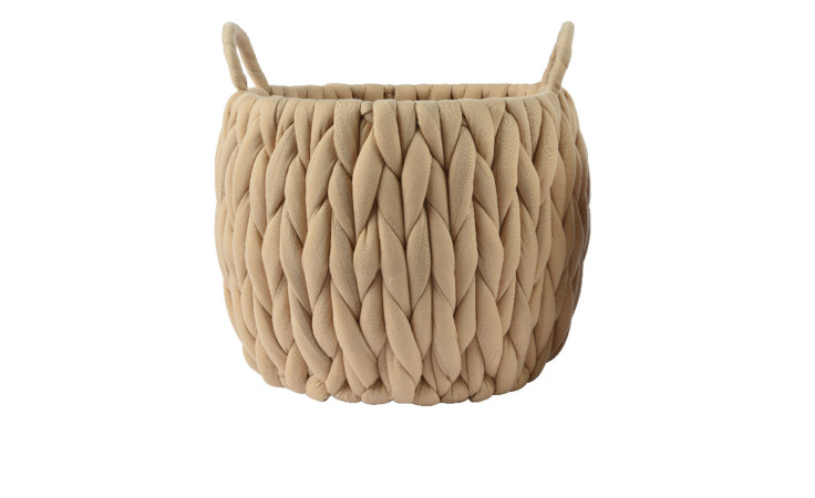 Der Große Deko-Korb Sand ist ein beiger, grob gestrickter Aufbewahrungskorb mit zwei Griffen und 25 cm Tiefe.