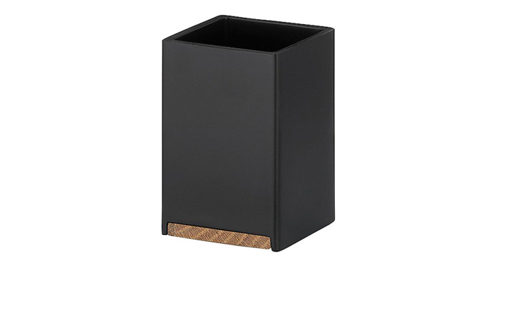 Becher Würfel: Ein Stifthalter aus schwarzem, mattem Polyresin mit holzfarbenem Akzent, abgebildet auf weißem Hintergrund.