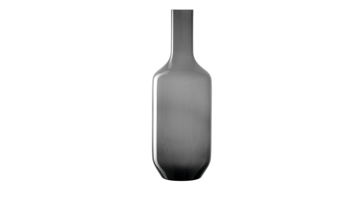 Die Leonardo Vase Milano 64 cm ist eine hohe, schlanke Vase aus grauem Glas mit einem schmalen Hals auf einem schlichten weißen Hintergrund.