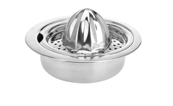 Zitruspresse aus silbernem Edelstahl mit Reamer, Sieb und Schüssel zum einfachen Sammeln von Saft.