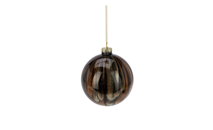 Eine glänzende Weihnachtskugel 10 cm hängt an einer dünnen goldenen Schnur vor einem weißen Hintergrund.