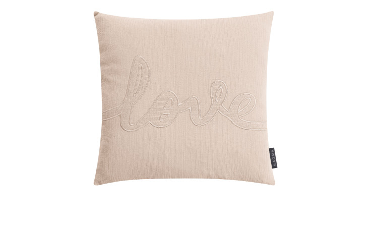 Kissenhülle Bloop 45x45 cm, beige, mit "love" in eleganter Schrift bestickt auf der Vorderseite.