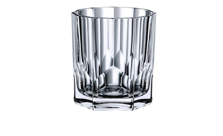 Whiskybecher Aspen 324 ml aus transparenten Kristallglas in einer 12-Eckform mit Kanten.