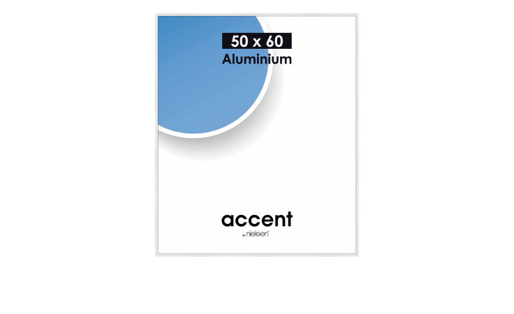 Bilderrahmen Accent 50 x 60 cm mit einem weißen Aluminiumrahmen und transparentem Glas.