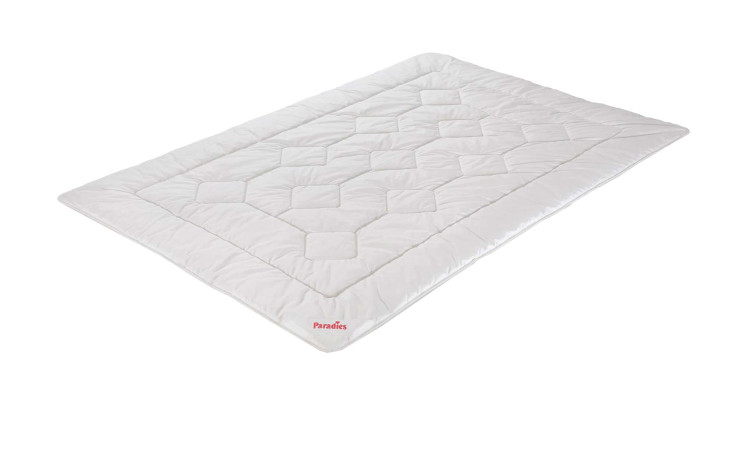 Paradies Sommerbettdecke 135 x 200 cm: weiße Steppdecke mit Rauten und weicher Kunstfaserfüllung.