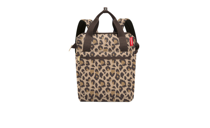 Reisenthel Rucksack Allrounder R in braun-schwarz Leo Macchiato mit dunklen Griffen, Hauptfach und Reißverschlussfach vorne.