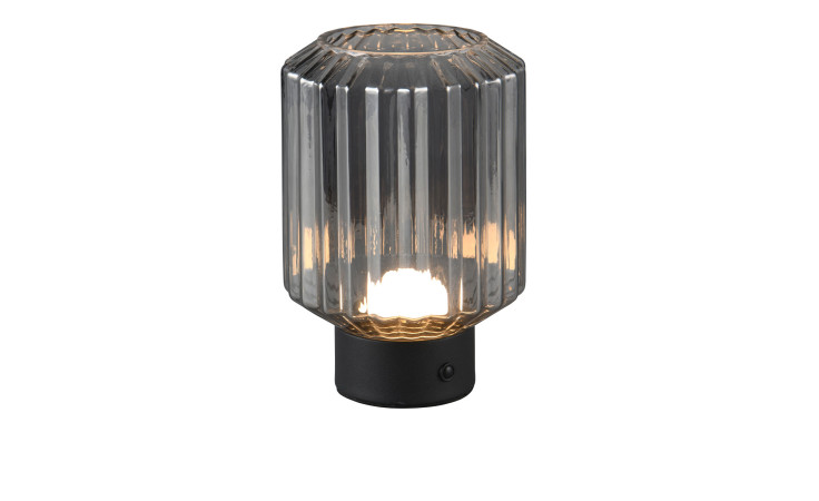 Die Akku-Tischleuchte Lord 19,5 cm hat einen gerippten Glasschirm und einen schwarzen Metallsockel, der auf einem weißen Hintergrund abgebildet ist.