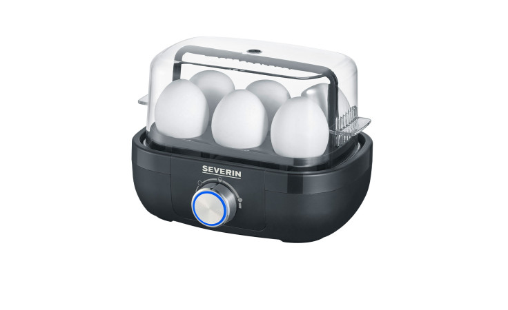 Ein Severin SEVERIN Eierkocher, schwarzer Kunststoff, fasst 6 Eier mit transparentem Deckel, abgebildet auf weißem Hintergrund.