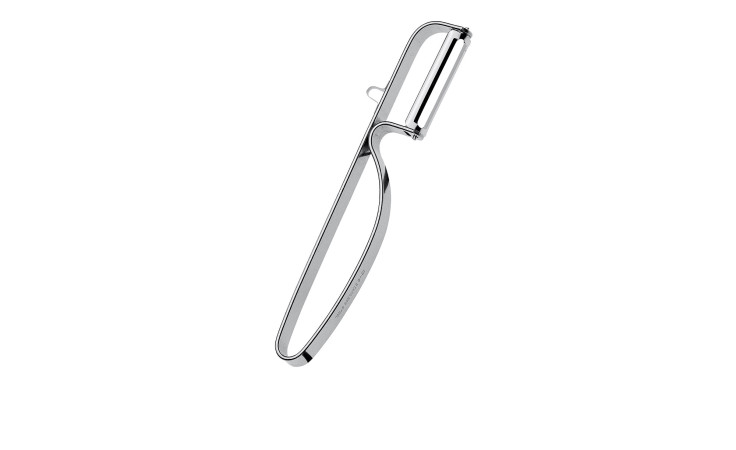 Ein silberfarbener Küchenprofi Gemüseschäler aus Edelstahl mit horizontaler Klinge auf weißem Hintergrund.