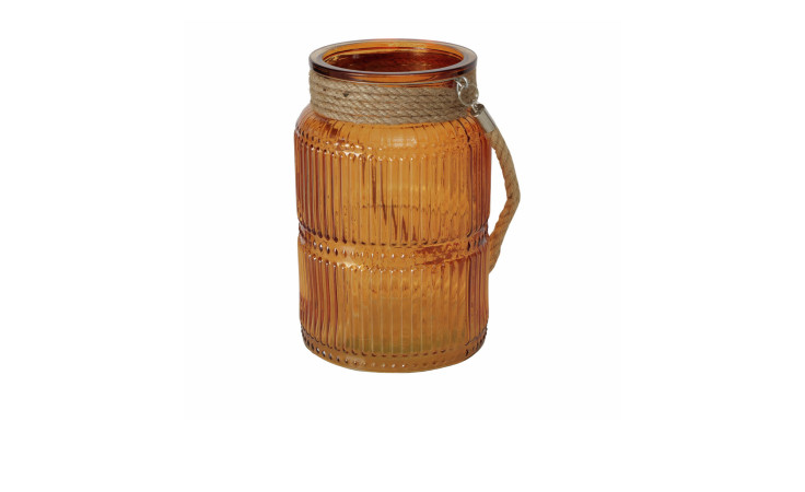 Windlicht Sunio 21 cm: Bernsteinglas mit vertikaler Rippenstruktur, Seilgriff und dekorativen Akzenten.