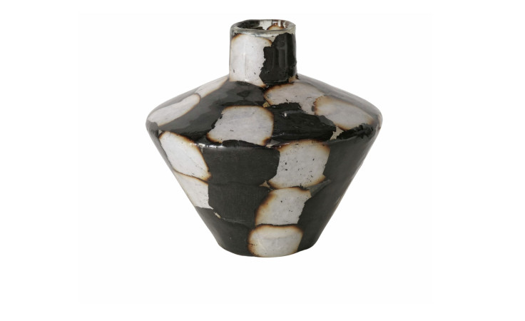 Vase Medo 12,8 cm-Keramik mit schmalem Hals und einem schwarz-weißen geometrischen Patchwork-Muster.