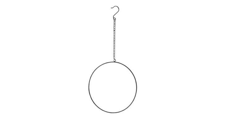 Der Boltze Deko-Hängering Rumba 35 cm ist ein schlichter runder Hängering mit Kette und Haken, abgebildet auf weißem Hintergrund.