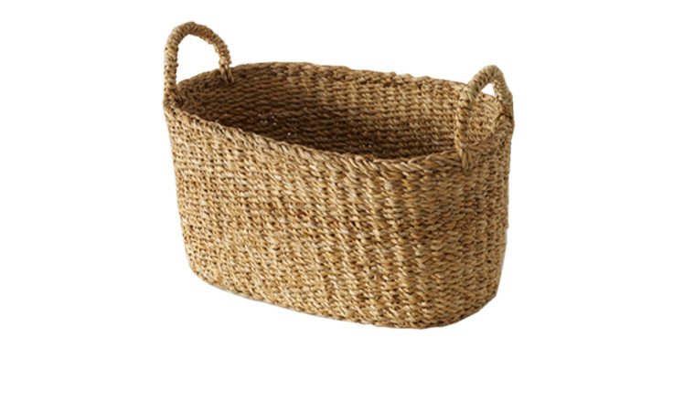 Der Boltze Korb Sophy 24 cm ist ein geflochtener rechteckiger Korb mit zwei Henkeln, der sich perfekt zur Dekoration eignet.