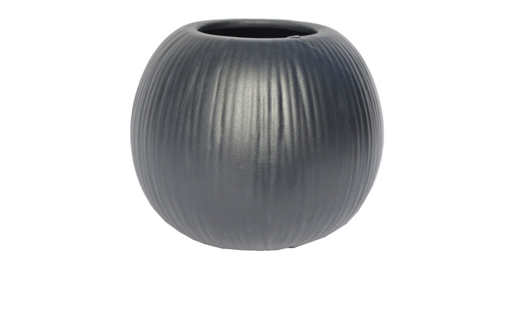 Runde, schwarz gerippte Keramik Steingut Vase 16 cm mit kleiner Öffnung, auf weißem Hintergrund.