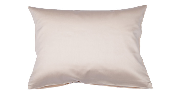 Mako-Satin Kissenbezug Colors in der Größe 40 x 60 cm und in der Farbausführung beige