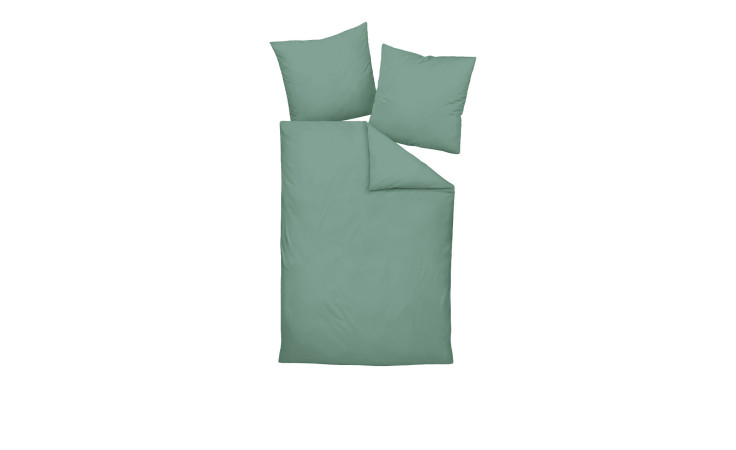 Satin-Bettwäsche 155 x 220 cm Salbeigrün mit zwei Kissenbezügen, ordentlich auf weißem Hintergrund arrangiert.