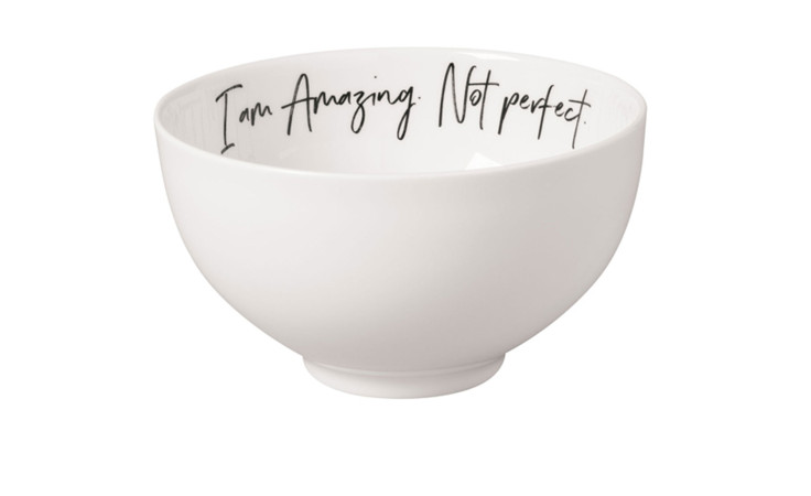 Schale Amazing in weiß mit schwarzer Schrift 