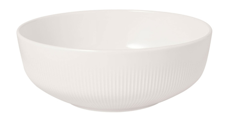 Die Bol Afina 550 ml ist eine weiße, runde Schale aus Bone China mit einer gerippten Struktur auf weißem Hintergrund.