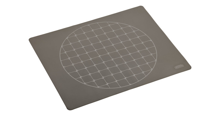 Graue Kaiser Ausrollmatte Kaiserflex aus Silikon mit kreisförmigem Raster auf weißem Hintergrund.