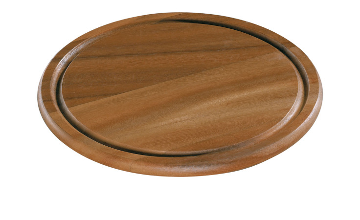 Käse-/Steakplatte 25 cm, rund aus Akazienholz mit umlaufender Saftrille, auf weißem Hintergrund.