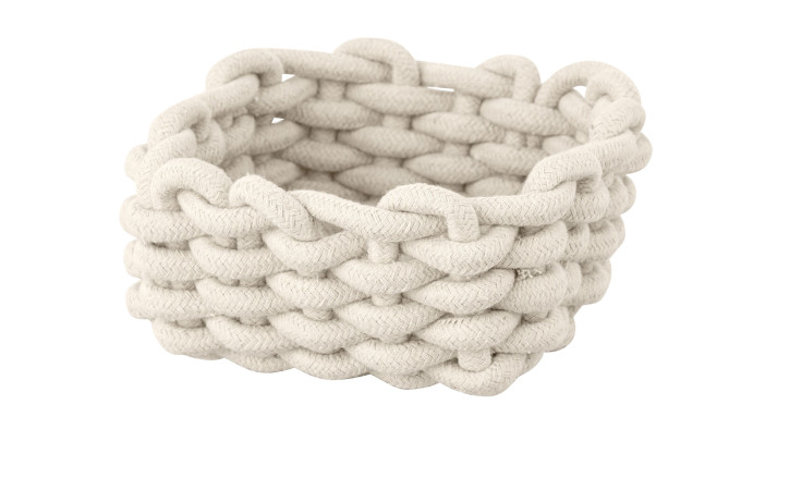 Der Aufbewahrungskorb Melara ist ein kleiner, runder, beiger Korb aus dickem, geflochtenem Seil, der auf weißem Grund abgebildet ist.