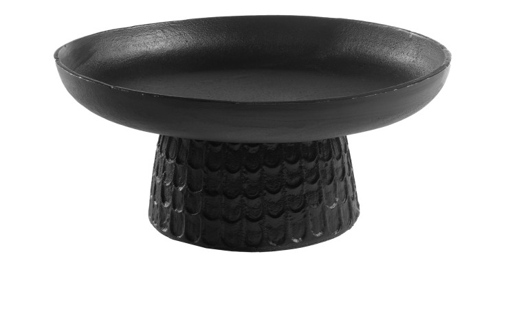Die Schale 30 cm ist eine schwarze Aluminium-Sockelschale mit einer breiten, flachen Platte und einem strukturierten, gemusterten Boden.