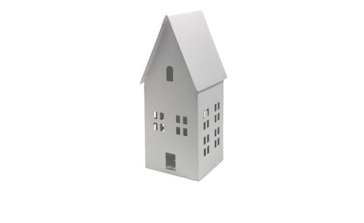 Das Deko-Haus 30 cm ist ein kleines, weißes Metallmodellhaus mit ausgeschnittenen Fenstern, ideal als dekorativer Akzent.