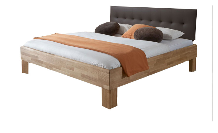 Bett Antwerpen in Kernbuche mit einem Grau gesteppten Kopfteil