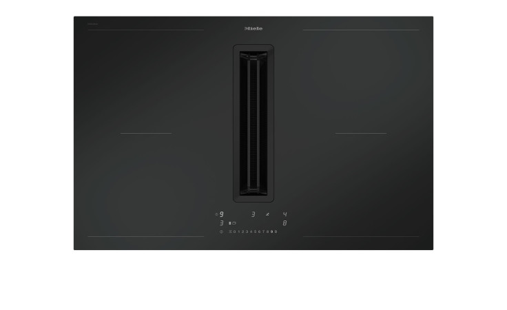 Schwarzes Miele-Induktionskochfeld KMDA 7876 FL-U mit zentral integriertem Abluftventilator und Touch-Bedienelementen.