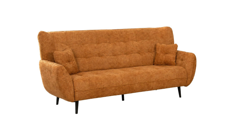 3-Sitzer-Sofa „Nika“ im Mid-Century-Modern-Stil in Braun mit Kaltschaumpolsterung, schwarzen Holzfüßen und zwei passenden Kissen.
